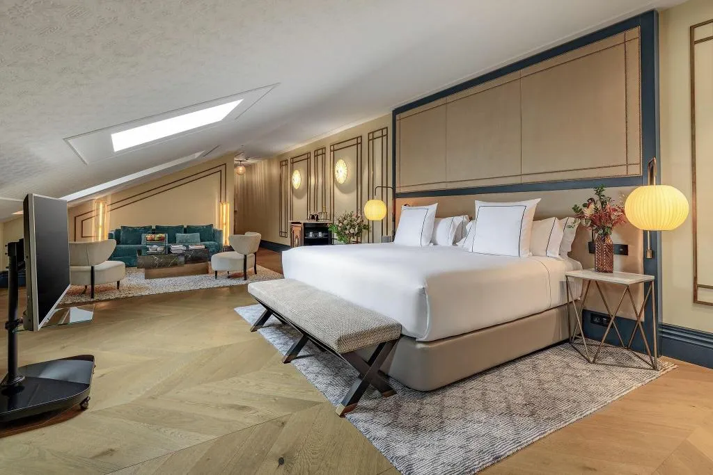 JUNIOR SUITE KING SIZE BED Room, Hotel Coolrooms Atocha, Madrid