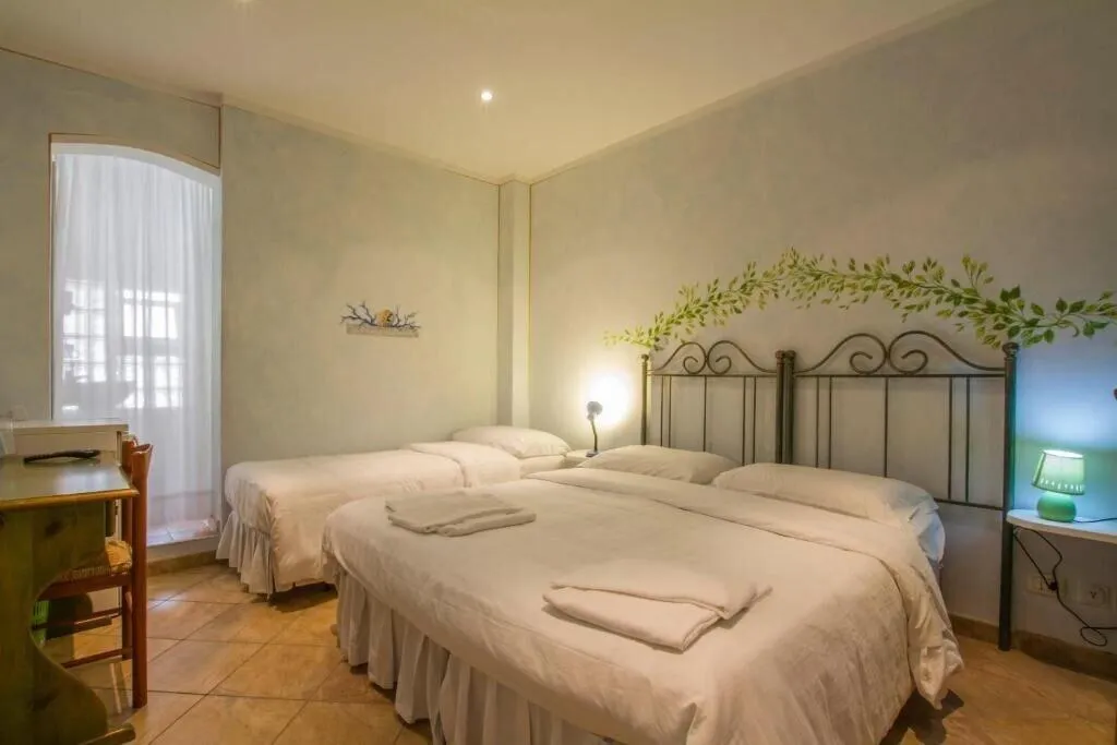 Room, Elisart, Alghero