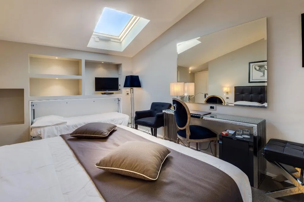 TRIPLE CLASSIC Room, Roma, Florence