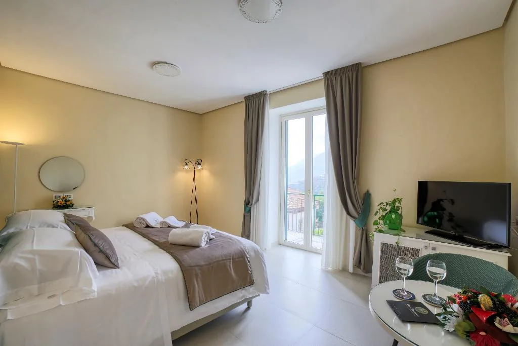 DOUBLE DELUXE Room, Hotel Palazzo Confalone, Naples