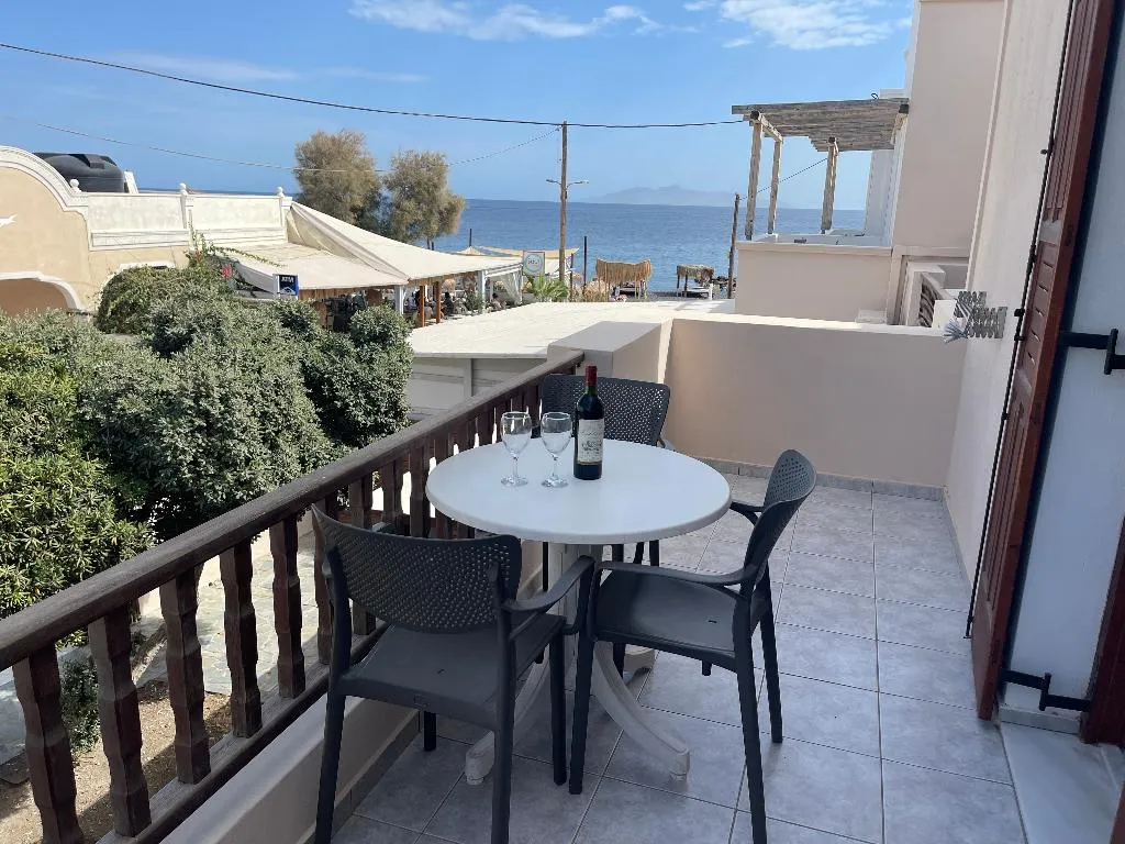 TRIPLE CLASSIC Room, Tarelis Apartmens Studios, Santorini