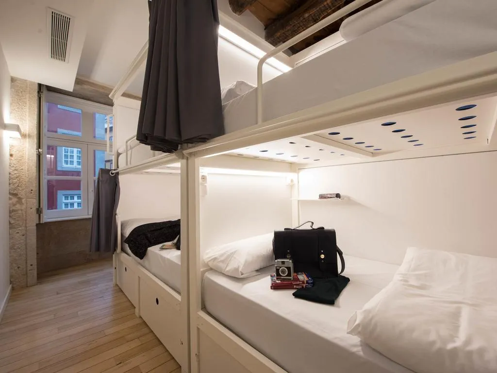 Bed in dormitory WITH DOUBLE BED Room, Bluesock Hostels Porto, Porto