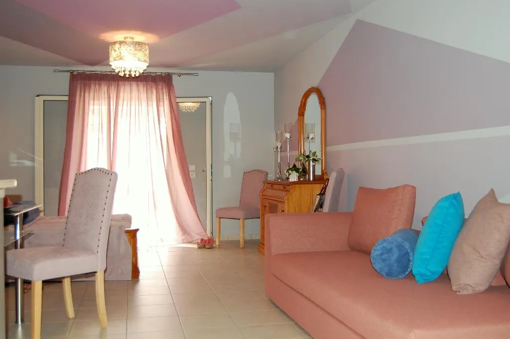 STUDIO CAPACITY 3 Room, Alkyoni Studios And Apartments, Kalamata