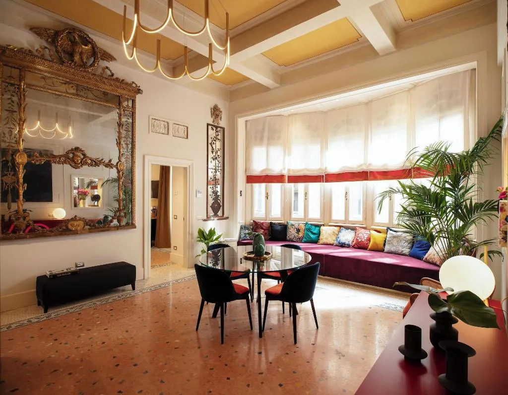 Room, Elizabeth Unique Apartments, Rome