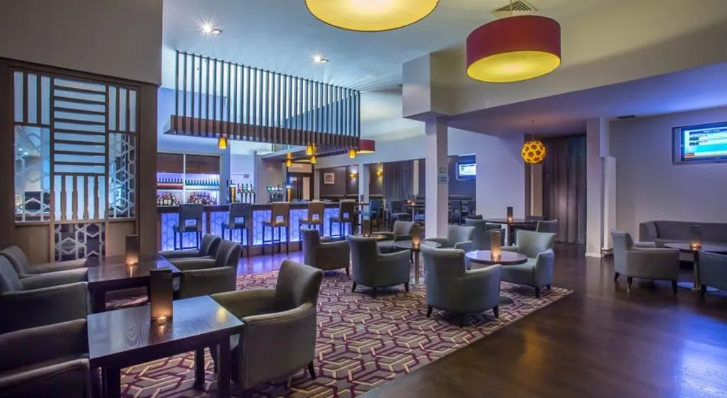 Bar, Maldron Hotel Dublin Airport, Dublin
