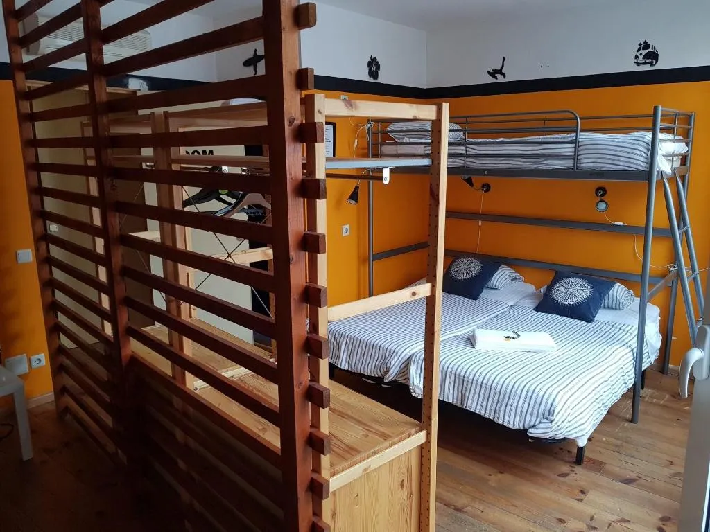 Room, Sardines And Friends, Porto