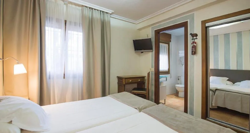 DOUBLE STANDARD Room, YIT Puerta Bisagra, Madrid