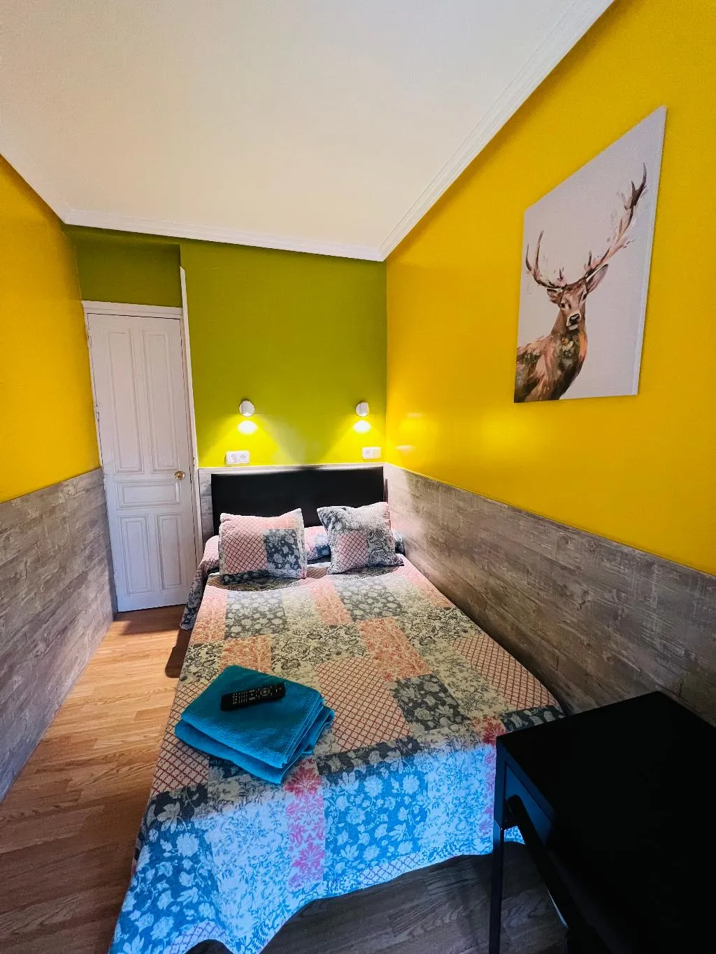 DOUBLE WITH SHARED BATHROOM Room, Hostal Numancia, Madrid
