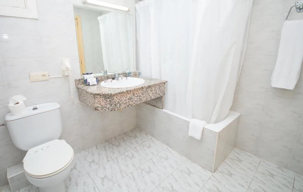 DOUBLE SINGLE USE STANDARD Room, Amic Gala, Majorca