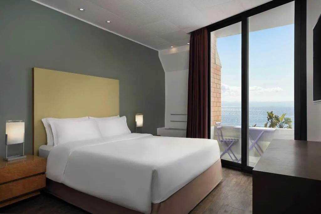 SUITE CLASSIC KING BED Room, Four Points by Sheraton Catania Hotel & Conference, Catania