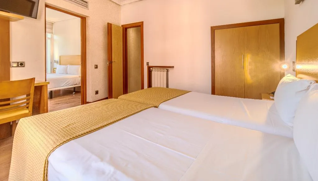 FAMILY ROOM STANDARD Room, ITC Mora by Soho Boutique, Madrid