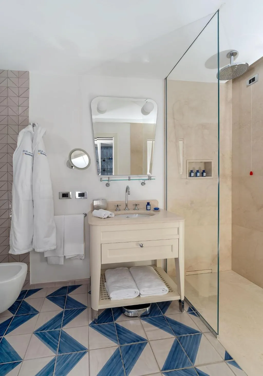 Room, Borgo Santandrea, Naples
