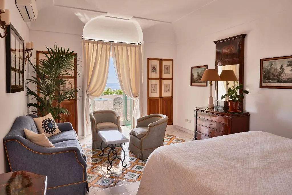 DOUBLE DELUXE SEA VIEW Room, Le Sirenuse, Naples