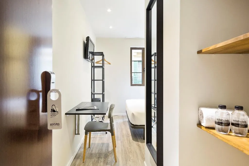 DOUBLE STANDARD Room, Acta bcn 40, Barcelona