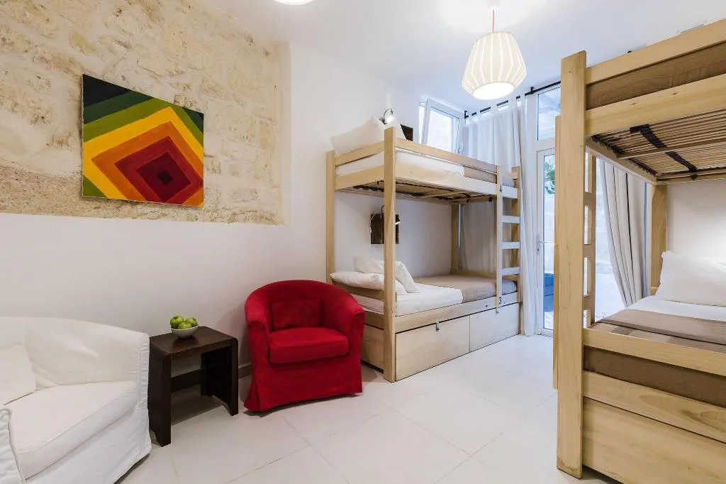 Room, Two Pillows Boutique Hostel, Malta
