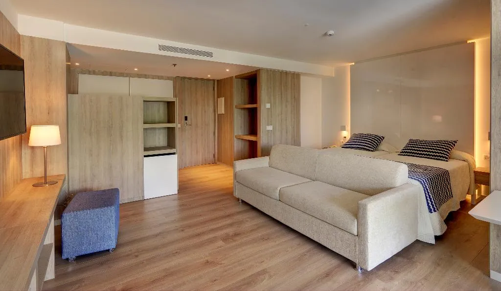 JUNIOR SUITE POOL VIEW Room, Hipotels Bahia Cala Millor Only Adults, Majorca