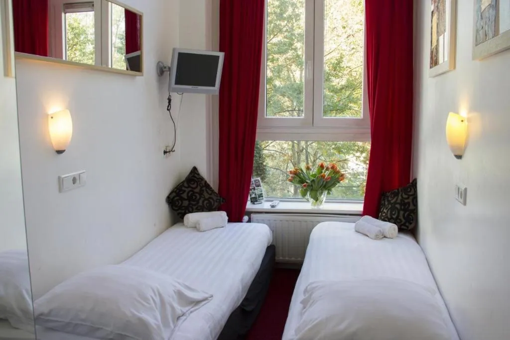 TWIN STANDARD Room, Max Hotel Amsterdam, Amsterdam
