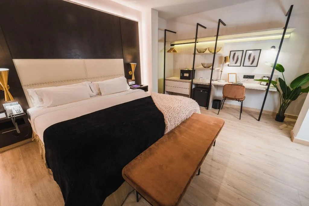 JUNIOR SUITE QUEEN SIZE BED Room, Taburiente, Tenerife