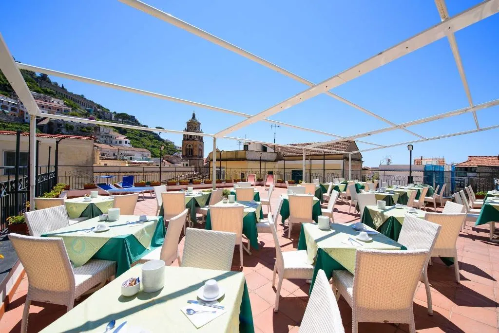 Restaurant, Amalfi, Naples