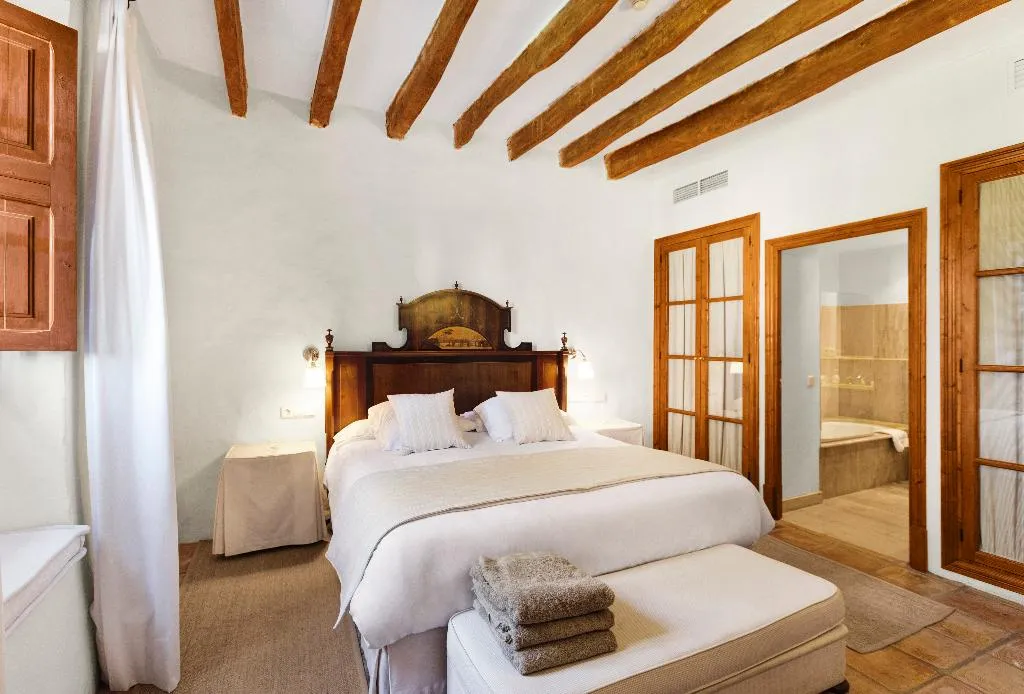 JUNIOR SUITE STANDARD Room, Torrent Fals, Majorca
