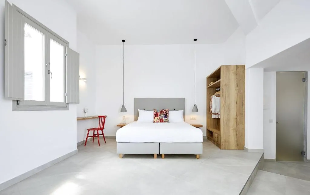 JUNIOR SUITE WITH DOUBLE BED Room, Aperanto Suites, Santorini