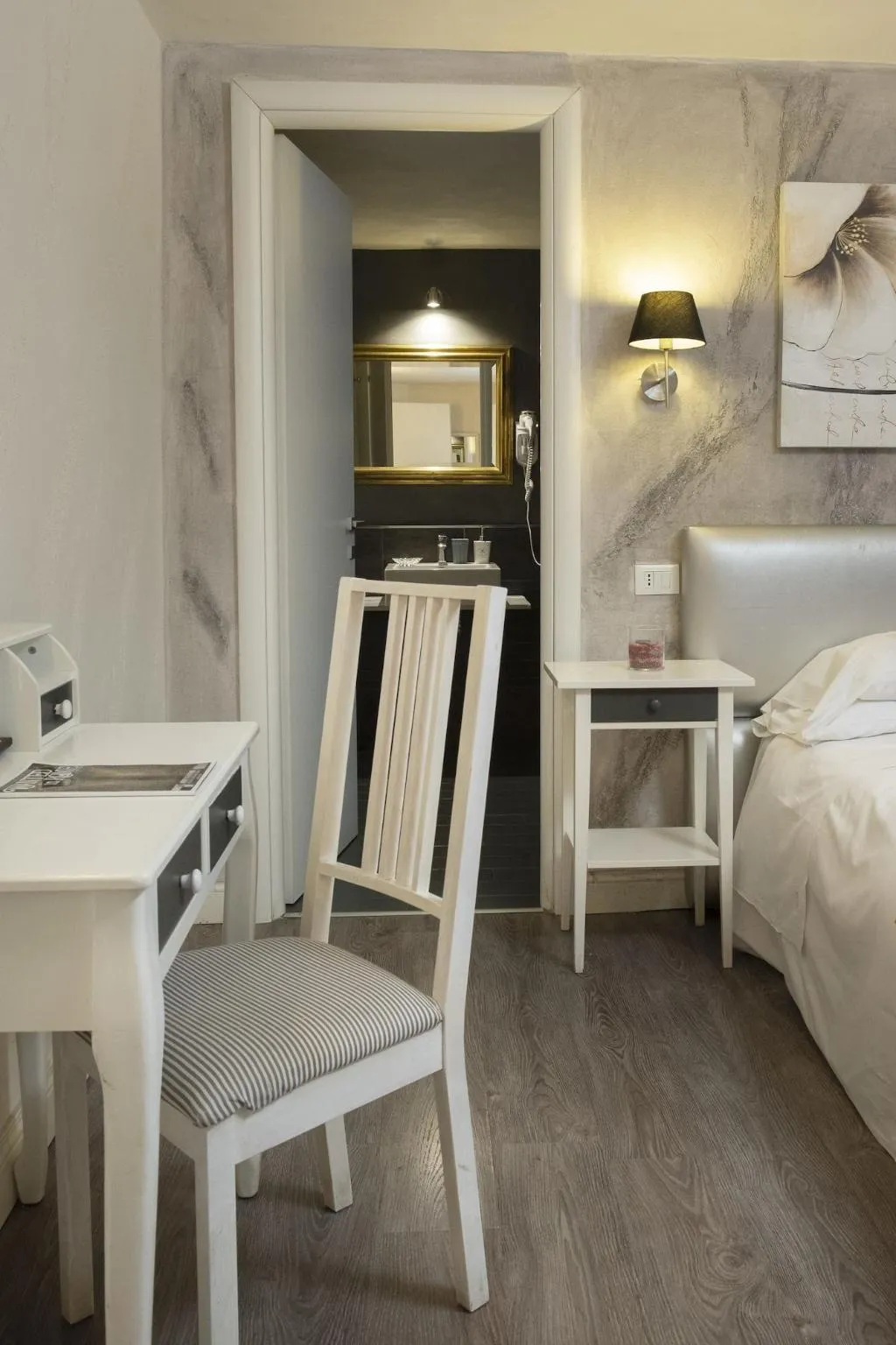 Room, Delsi Suites Pantheon, Rome