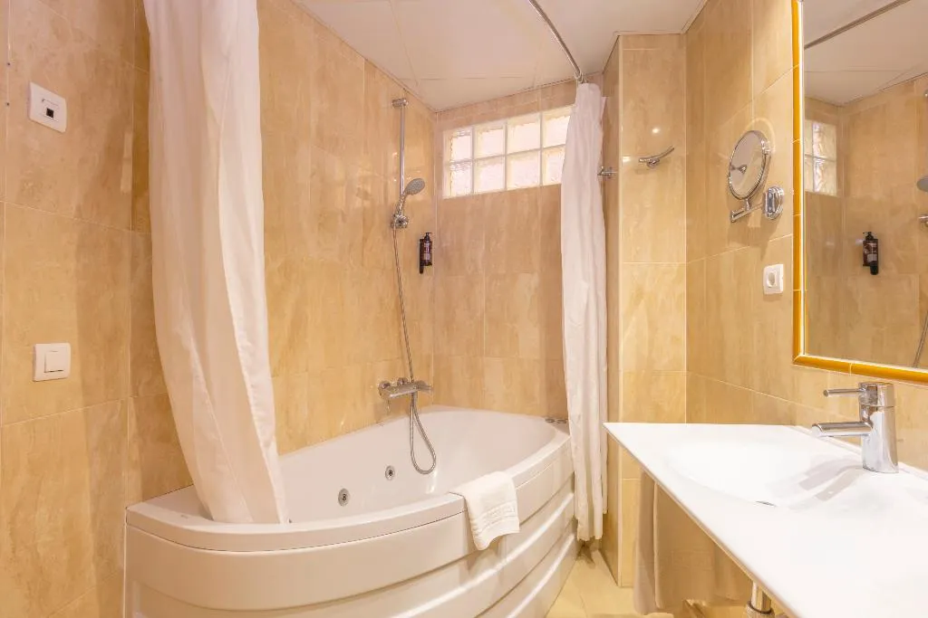 JUNIOR SUITE CAPACITY 3 Room, Hotel Parasol by Dorobe, Costa Del Sol