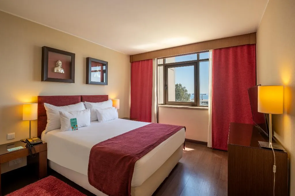 JUNIOR SUITE SEA VIEW Room, Vila Gale Cascais, Lisbon