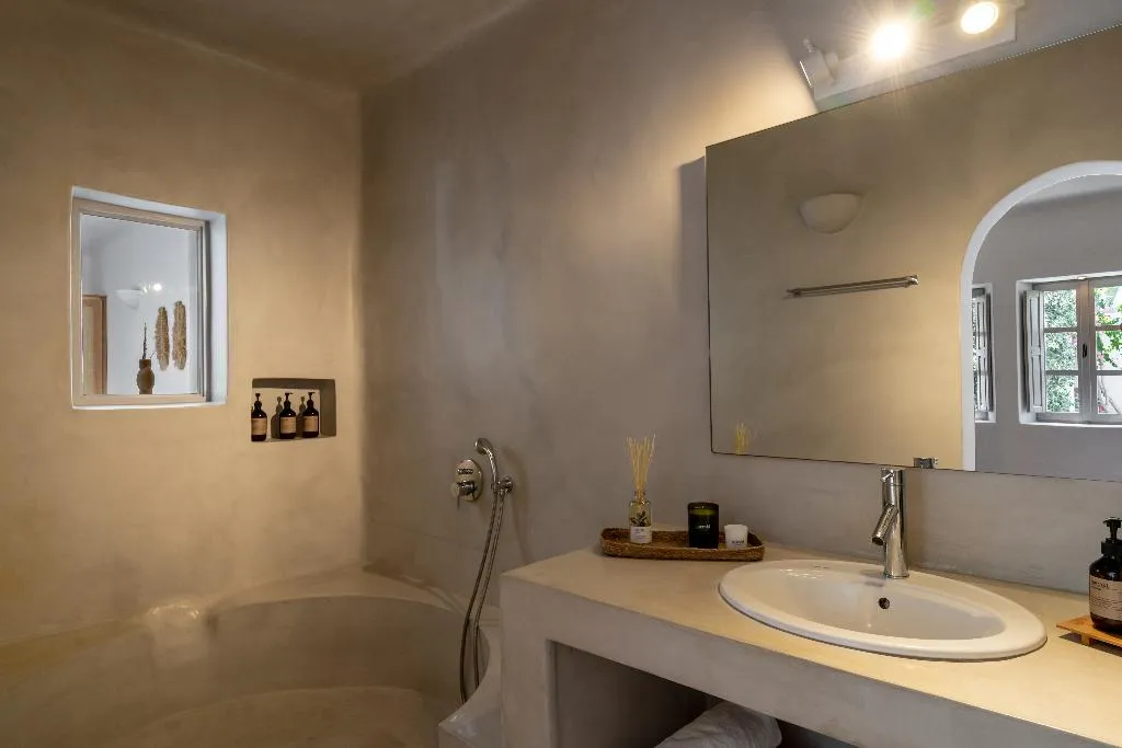 SUITE HONEYMOON Room, Marillia Village, Santorini