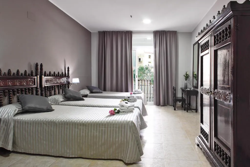 TRIPLE STANDARD Room, Ingles, Barcelona