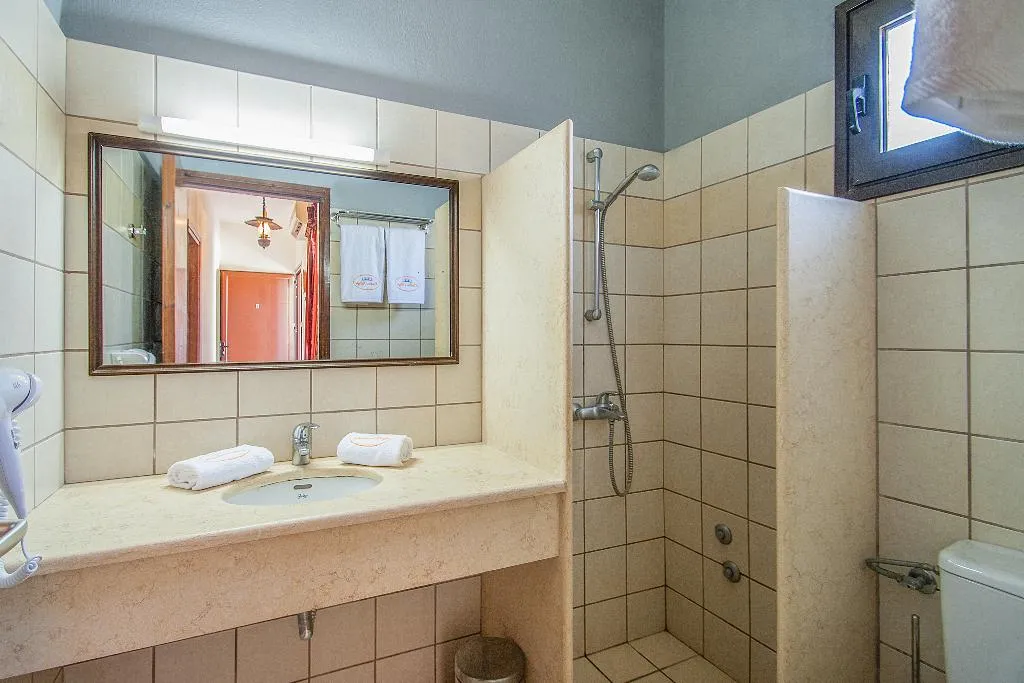 APARTMENT TWO BEDROOMS Room, Koukias Village, Skiathos