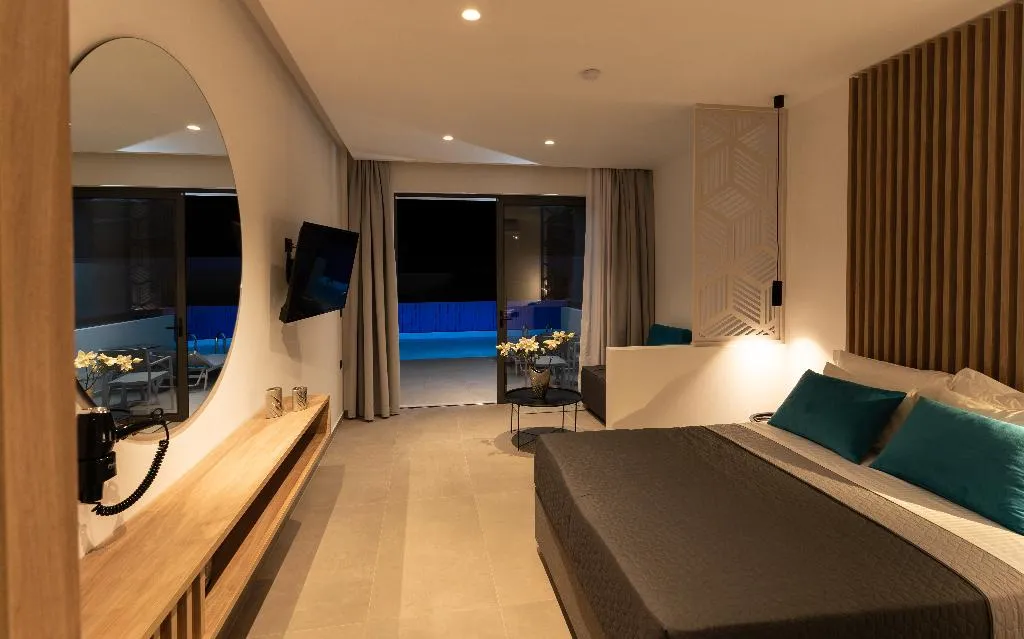 SUITE SUPERIOR WITH PRIVATE POOL Room, Zoes, Rhodes