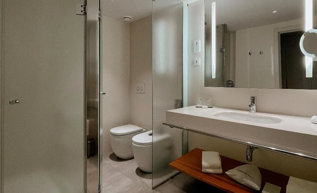 TWIN CLASSIC CITY VIEW Room, InterContinental Barcelona, Barcelona