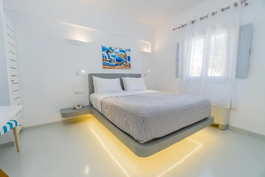 Double or Twin DELUXE Room, Central Fira Hotel, Santorini