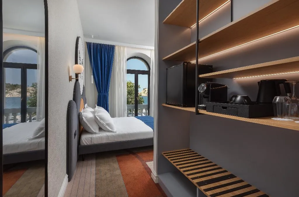 DOUBLE SUPERIOR SIDE SEA VIEW Room, Heritage Hotel Porin, Split