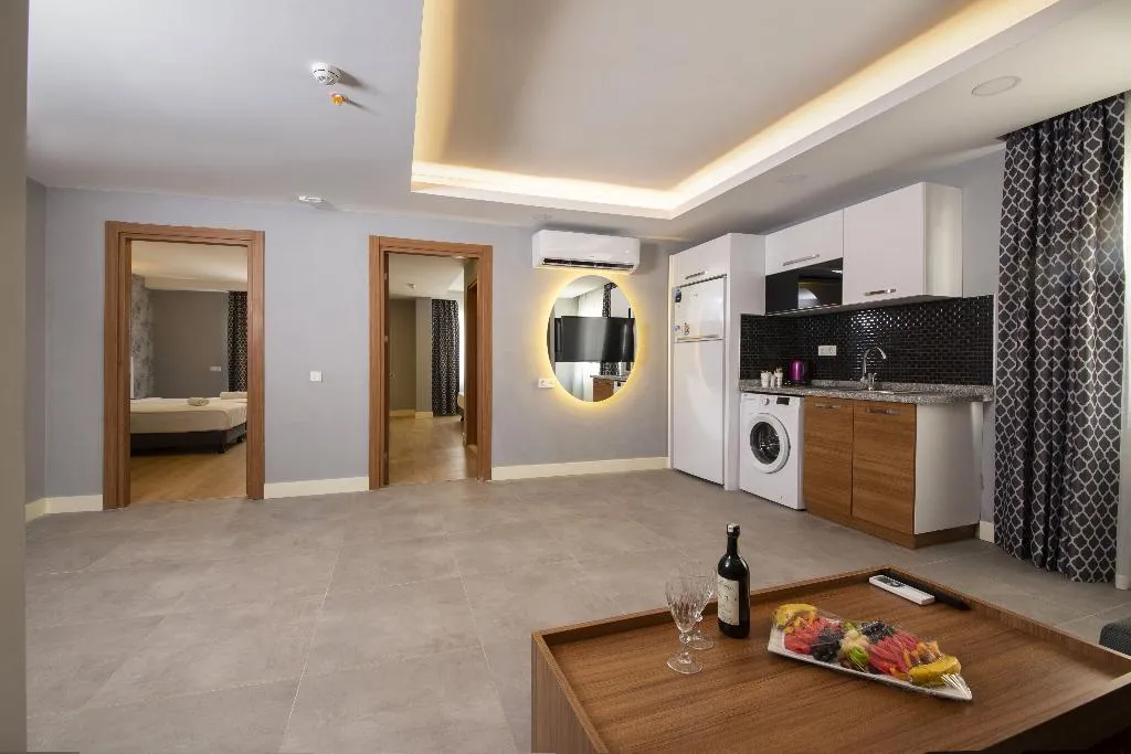 QUADRUPLE EXECUTIVE Room, Greenwood Suites Resort, Antalya