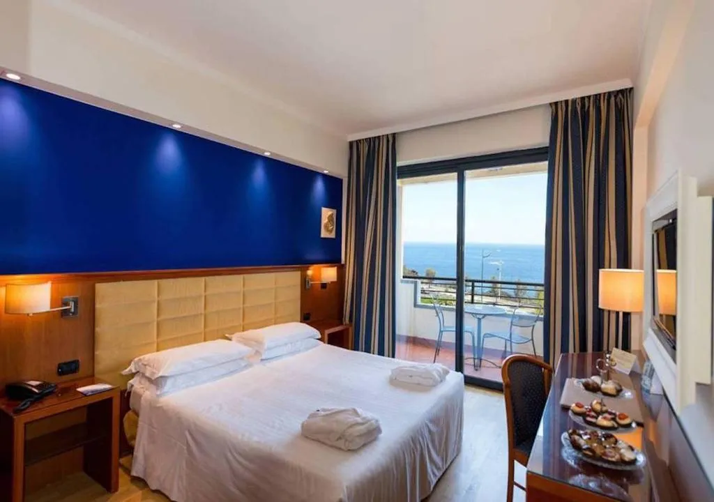 Double or Twin DELUXE SEA VIEW WITH BALCONY Room, Hotel Nettuno, Catania, Catania