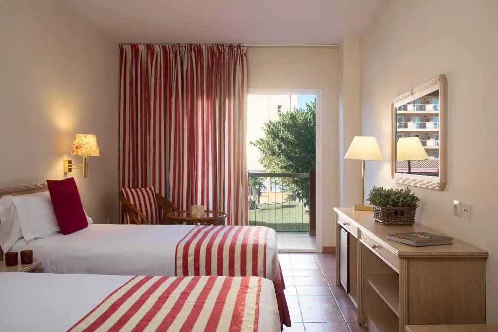 TRIPLE STANDARD Room, Luna Club Hotel Yoga & Spa, Costa Brava