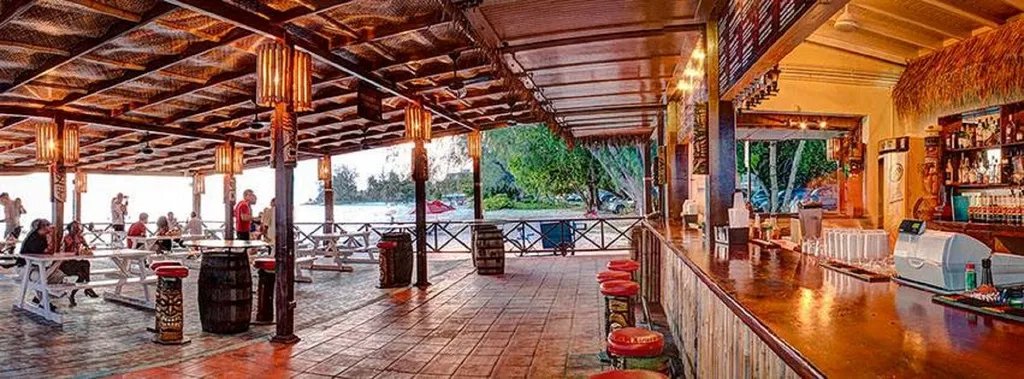 Bar, Accra Beach Hotel and Spa, Barbados