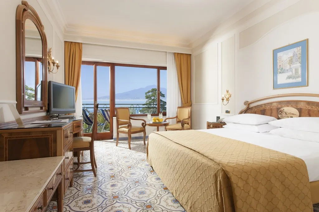 Double or Twin DELUXE Room, Grand Hotel De La Ville, Naples
