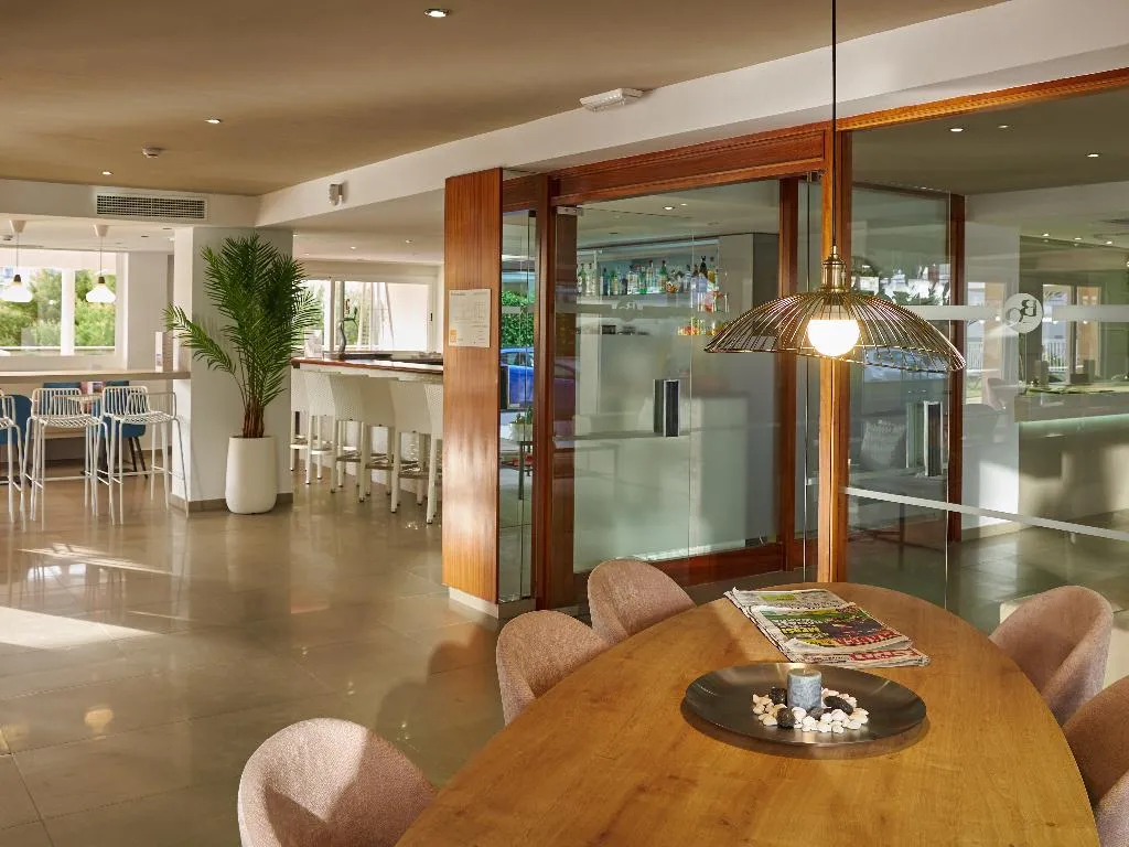 Lobby, BQ Apolo, Majorca