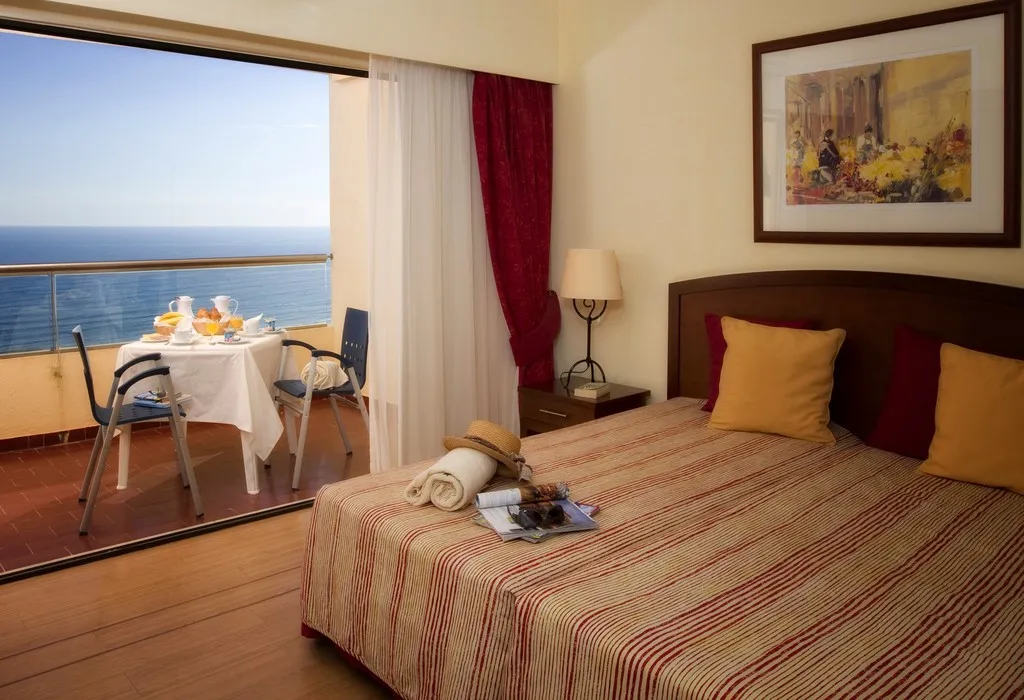 SUITE ONE BEDROOM Room, Yellow Praia Monte Gordo Hotel, Algarve