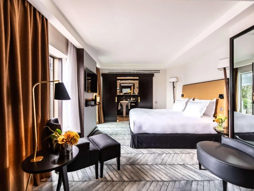 SUITE KING SIZE BED Room, Sofitel Lisbon Liberdade, Lisbon