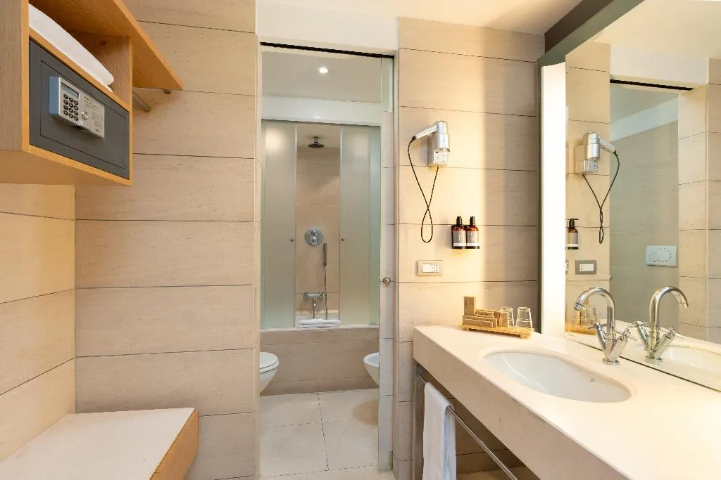 DOUBLE SUPERIOR Room, Precise House Mantegna Roma, Rome