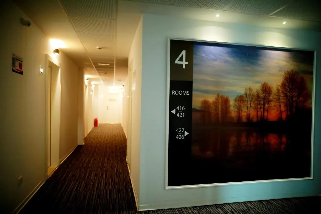 Room, Lac Leman, Tunisia