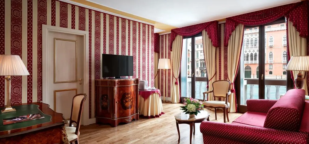 SUITE DELUXE CANAL VIEW Room, Sina Palazzo Sant'Angelo, Venice