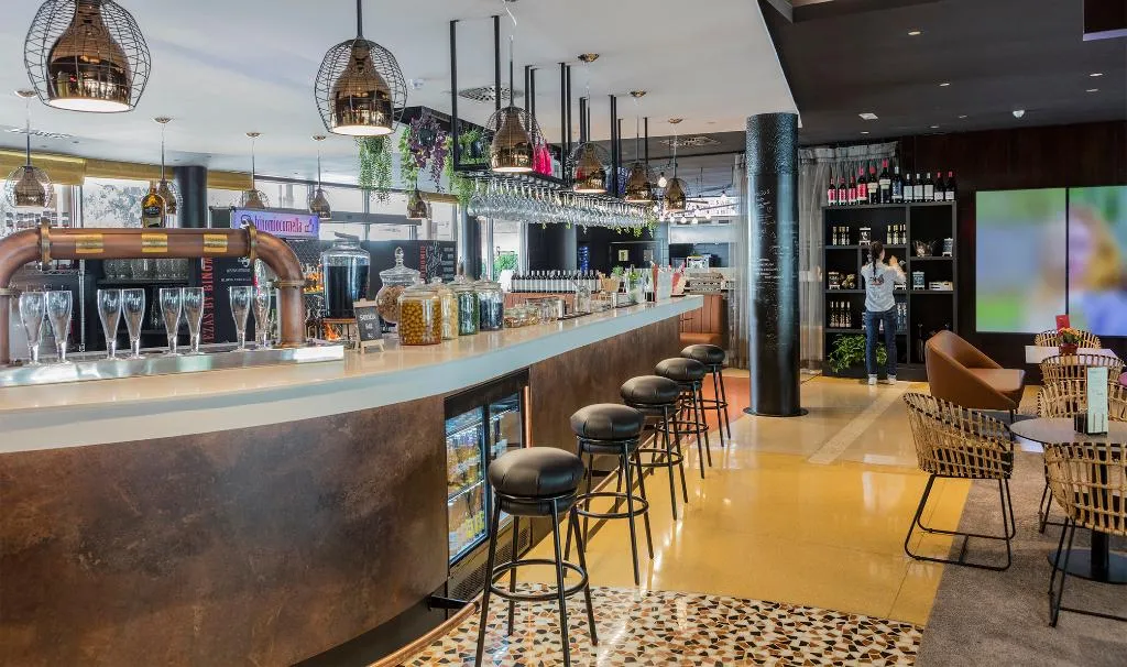 Bar, Novotel Barcelona Cornella, Barcelona