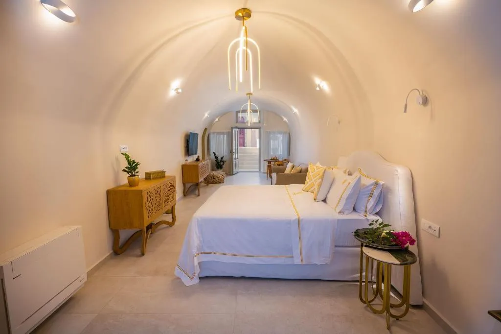 Room, La Madeleine Oia, Santorini