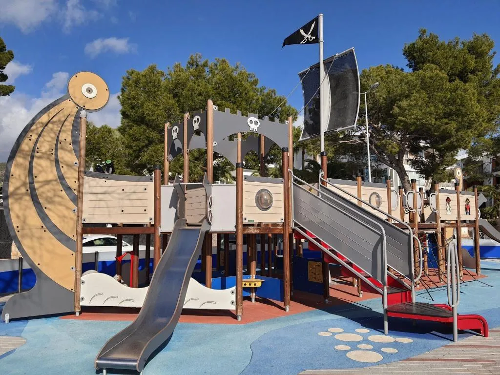 Sports and Entertainment, Suites Roc Portonova, Majorca