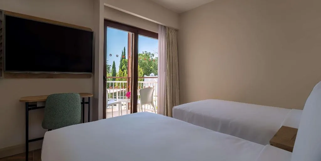 Room, DoubleTree By Hilton Bodrum Isıl Club Resort, Bodrum